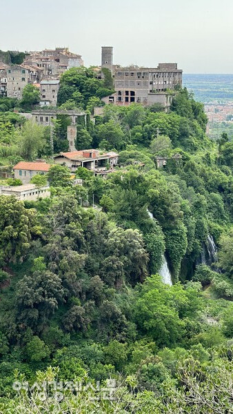 티볼리의 전경. 고대 로마의 황제와 귀족이 사랑했던 물의 도시, 폭포가 유난히 많다. /사진=박재희