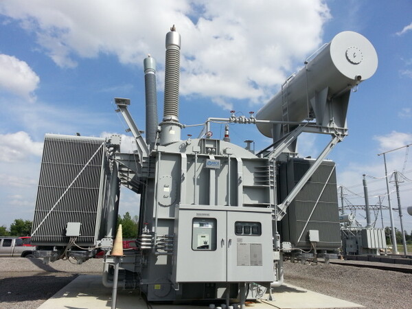 미국 송전망에 설치된 효성중공업 765kV 초고압 변압기. /효성중공업
