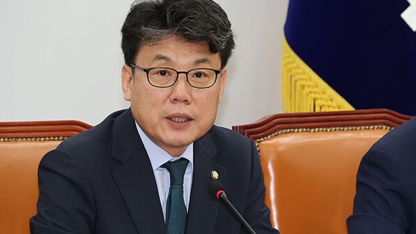 국회 기획재정위원회 소속 진성준 더불어민주당 의원은 스테이블코인 등 신종 암호화폐 외환범죄와 관련해 대책을 마련해야 한다고 밝혔다. /연합뉴스