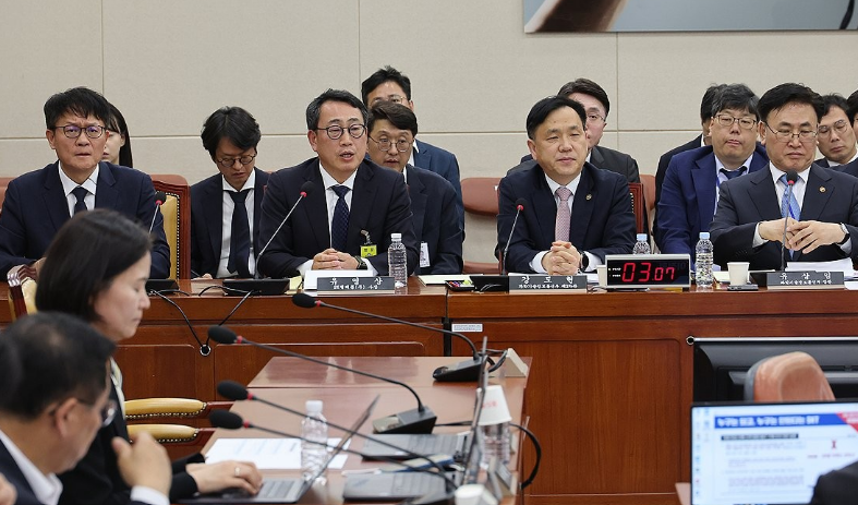 지난 5월 8일 국회 과학기술정보방송통신위원회 전체회의에서 열린 SKT 유심 해킹 사건 청문회에서 유영상 SKT 대표이사가 의원 질의에 답하고 있다. /연합뉴스