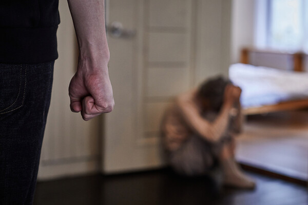 누군가가 누구를 때린다면 내가 때릴 수 있는 사람이라고 생각해서다. 한마디로 때릴 수 있는 만만한 사람으로 보기 때문이다. /게티이미지뱅크