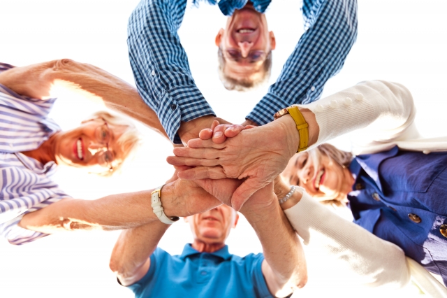 K-실버의 귀환은 단순한 인구 이동이 아니다. 이는 한국 사회가 얼마나 성숙하게 다양성을 포용하고, 과거와 미래를 연결하며, 흩어졌던 에너지를 다시 하나로 모을 수 있는지를 시험하는 거대한 테스트다. 이들의 귀환을 '국가적 축복'으로 만들 것인지, 아니면 '새로운 사회적 갈등'의 씨앗으로 남길 것인지는 이제 우리의 준비에 달려 있다. /게티이미지뱅크