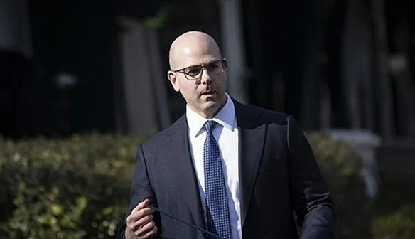 도널드 트럼프 미 대통령은 스티븐 마이런 백악관 경제자문위원장을 공석인 연준 이사로 임명해 금리 인하를 압박하고 있다.  /연합뉴스