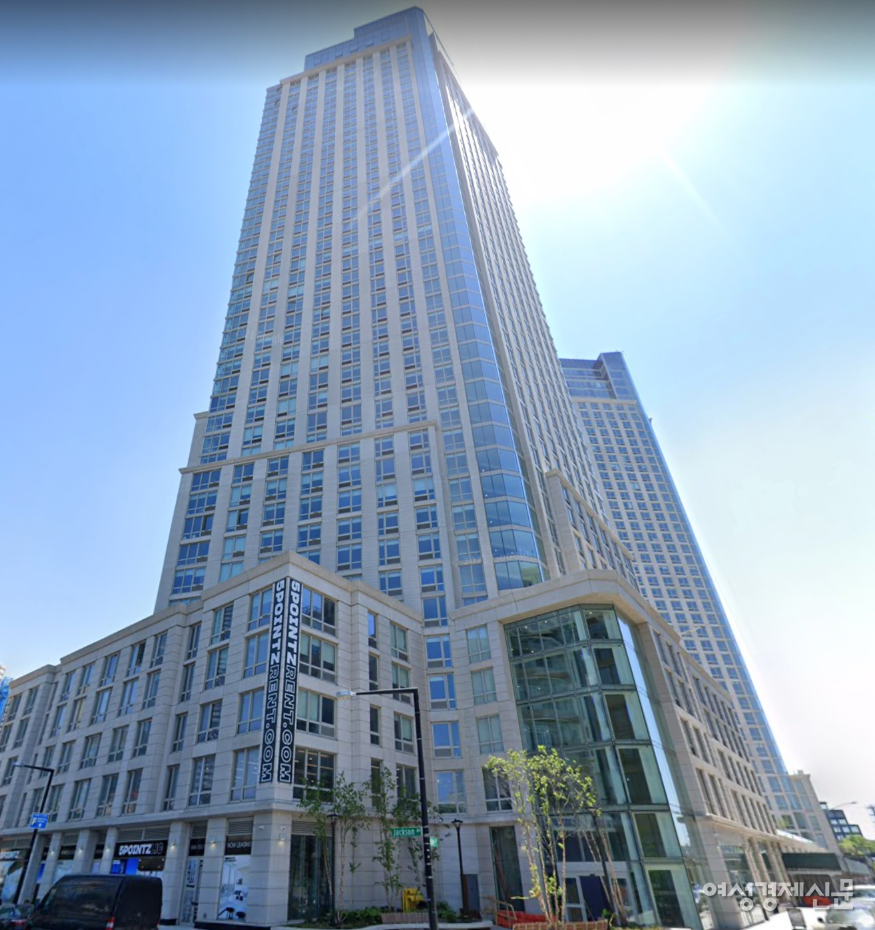 그래피티 성지 5 Pointz는 개발 이익 앞에 지워졌다. 건물주는 밤사이 ‘백색화’로 수백 점 작품을 덮었다. 675만달러 배상 판결이 나왔지만 현장은 사라졌다. 흑인·이민자 문화유산을 지킬 제도는 비어 있었다. /김현우 기자