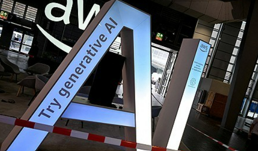 AI 사용이 시대의 흐름이 된 상황에서 인류가 AI를 올바르게 활용할 수 있을지에 대한 의구심도 커지고 있다. 사진은 아마존 웹서비스(AWS)의 AI 사진이다. /연합뉴스