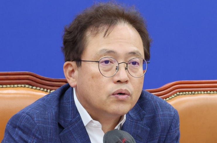 송기헌 더불어민주당 의원이 재해 취약 가구의 주거 환경 개선을 위해 추진한 LH '반지하(지하층) 주택 매입 사업'이 본래 취지와 다르게 운영되고 있다고 지적했다. /연합뉴스