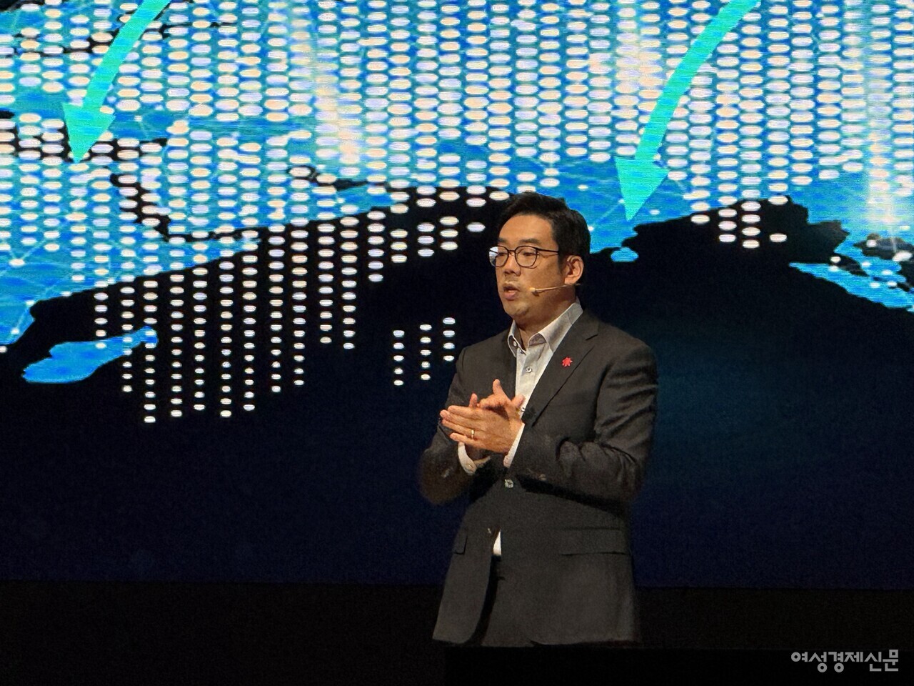 제임스 장(장승환) G마켓 대표가 21일 서울 코엑스에서 미디어데이를 열고 향후 목표와 사업 전략에 대해 발표하고 있다. /류빈 기자
