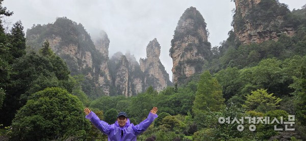 장가계 원가계의 고봉들. /박종섭