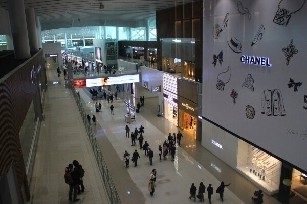 인천국제공항 제2여객터미널(T2) 내 면세구역 /류빈 기자
