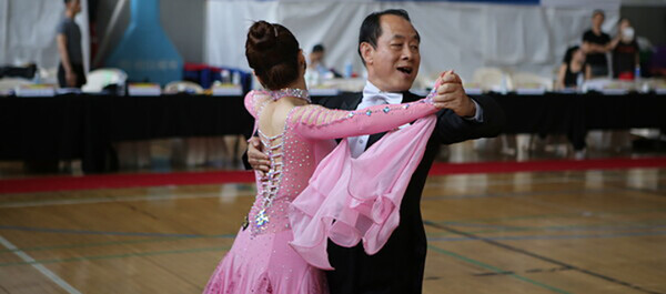 춤추는 데 남녀의 키 차이는 별 상관없다. 그러나 통념은 안 바뀌는 것이 문제다. /사진=강신영