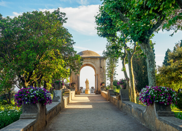 아말피 해안의 라벨로 마을에 있는 지중해식 정원 /게티이미지뱅크