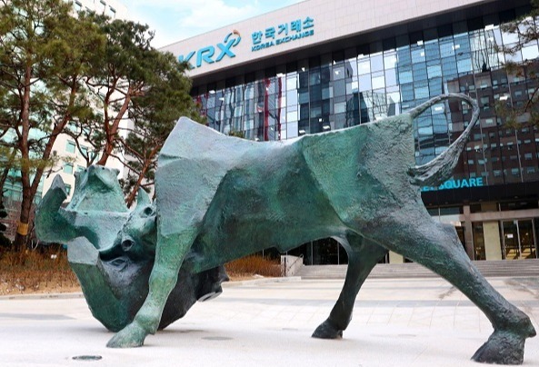 한국거래소는 유가증권시장에 상장된 549개사가 올해 기업지배구조보고서를 공시했다고 밝혔다. /한국거래소