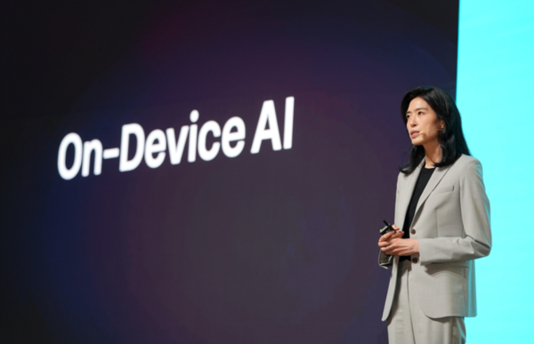 지난 9월 23일 경기 용인시 카카오 AI 캠퍼스에서 정신아 대표가 기조연설을 통해 카카오톡의 대규모 변화와 새롭게 추가되는 다양한 AI 서비스를 공개하고 있다. /카카오