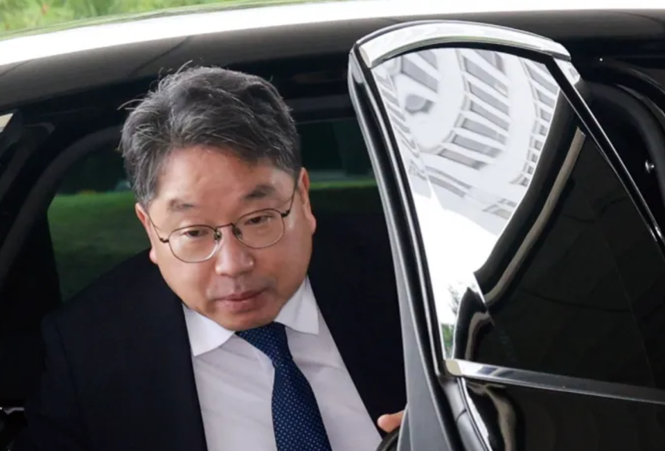 노만석 검찰총장 권한대행이 지난 8일 오전 서울 서초구 대검찰청에 출근하고 있다. /연합뉴스