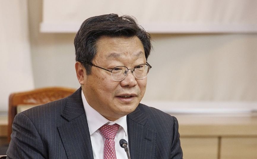 주형환 저출산고령사회위원회 부위원장이 지난해 2월 서울 종로구 정부서울청사에서 열린 미래세대 자문단 간담회에 참석해 인사말을 하고 있다. /연합뉴스