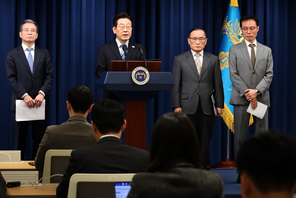 이재명 대통령 한미 팩트시트 타결 발표 이재명 대통령이 지난 14일 서울 용산 대통령실 기자회견장에서 한미 팩트시트 타결과 관련해 발표하고 있다. /연합뉴스