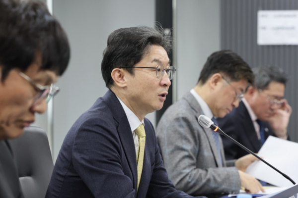 이억원 금융위원장이 20일 서울 중구 여신금융협회에서 열린 여신전문금융업권 CEO 간담회에서 발언하고 있다. /연합뉴스