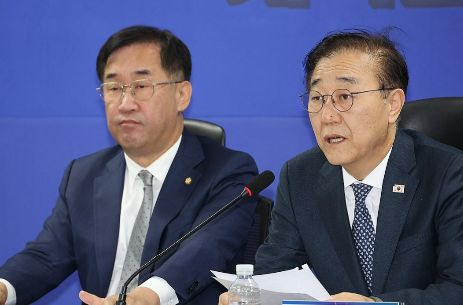 20일 서울 여의도 국회 의원회관에서 열린 더불어민주당 국토위-국토교통부 당정협의에서 김윤덕 국토교통부 장관이 발언하고 있다. /연합뉴스