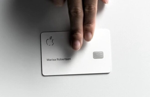 애플카드는 애플이 골드만삭스와 제휴해 지난 2019년에 출시했으나 금융 위험은 골드만삭스가 대부분 부담하고 통제권은 애플에 집중된 구조적 문제로 인해 파트너십이 종료되고 누적 10억 달러 이상의 손실을 발생시켰다. /애플