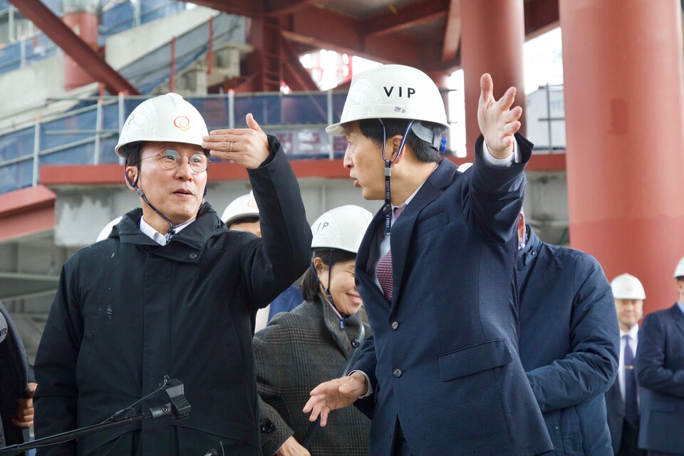 25일 오기형 더불어민주당 의원이 김민석 국무총리, 오언석 도봉구청장과 함께 도봉구에 있는 서울아레나 공연장을 찾아 현장을 점검했다. /오기형 의원실 제공