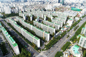 강남 재건축 ‘평당 1억’ 첫 돌파···“가격 상승 압력 더 커진다”